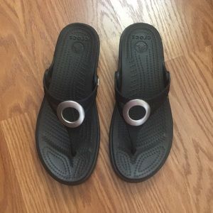 Crocs Sanrah Flip Wedge size 6